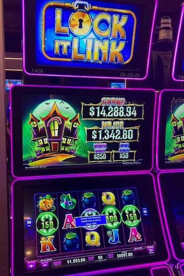Lucky winner receives $1,527.89 playing Lock it Link game at Newport Racing & Gaming